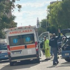 Neonato trovato morto in strada con il cranio fracassato. Ecco la vicenda