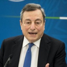 Covid-19, Mario Draghi: “Prenotate le vostre vacanze in Italia”
