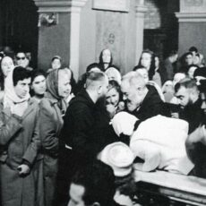 “LA PROFEZIA DI PADRE PIO”: ACCADRÀ UN MIRACOLO LA NOTTE DI NATALE