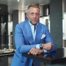 LAPO ELKANN, LO STRAZIANTE ANNUNCIO SUI SOCIAL: “SI È TOLTO LA VITA”